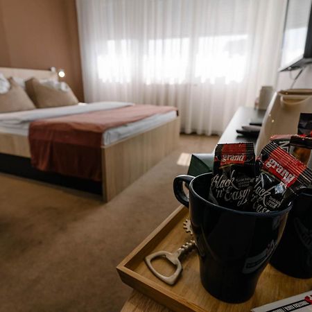 Nar Royalton Accommodation Ниш Екстер'єр фото