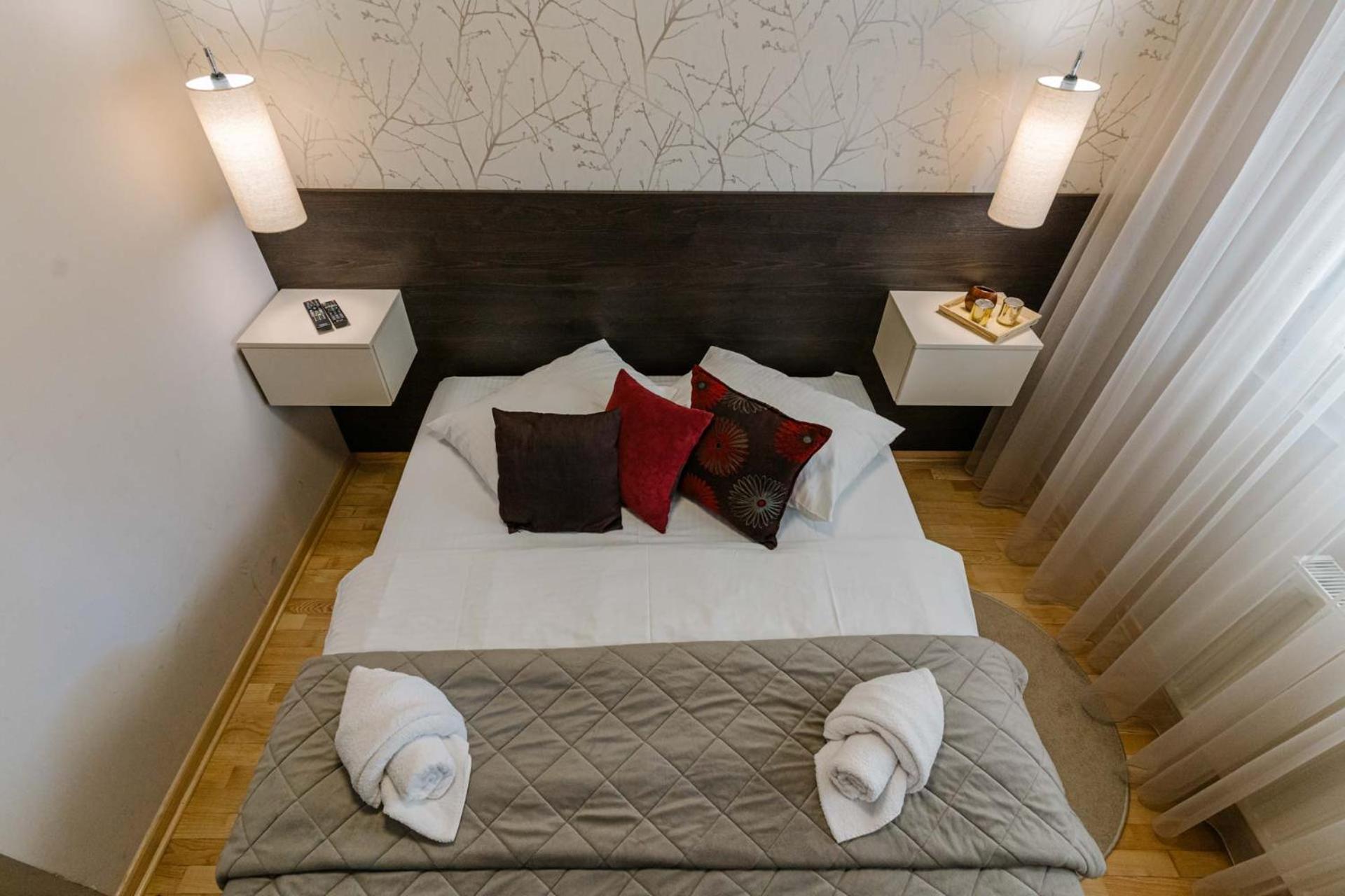 Nar Royalton Accommodation Ниш Екстер'єр фото